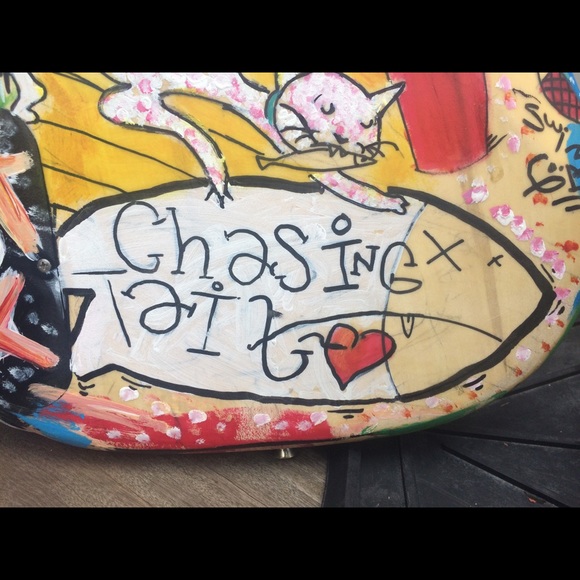 HAND PAINTED BASS GUITAR - Picture 5 of 8